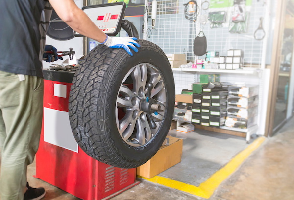 Tire Mounting & Balancing: Are They The Same?
